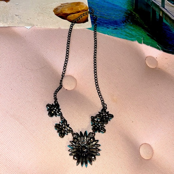 🚫Gifted Turquoise & diamanté sparkle fashion statement necklace on a chain - Picture 5 of 7